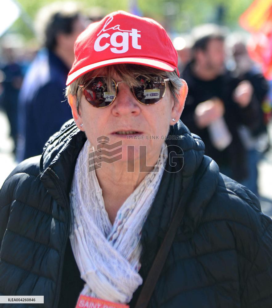 Civil Service Unions Rally in Front of Finance Ministry - Paris