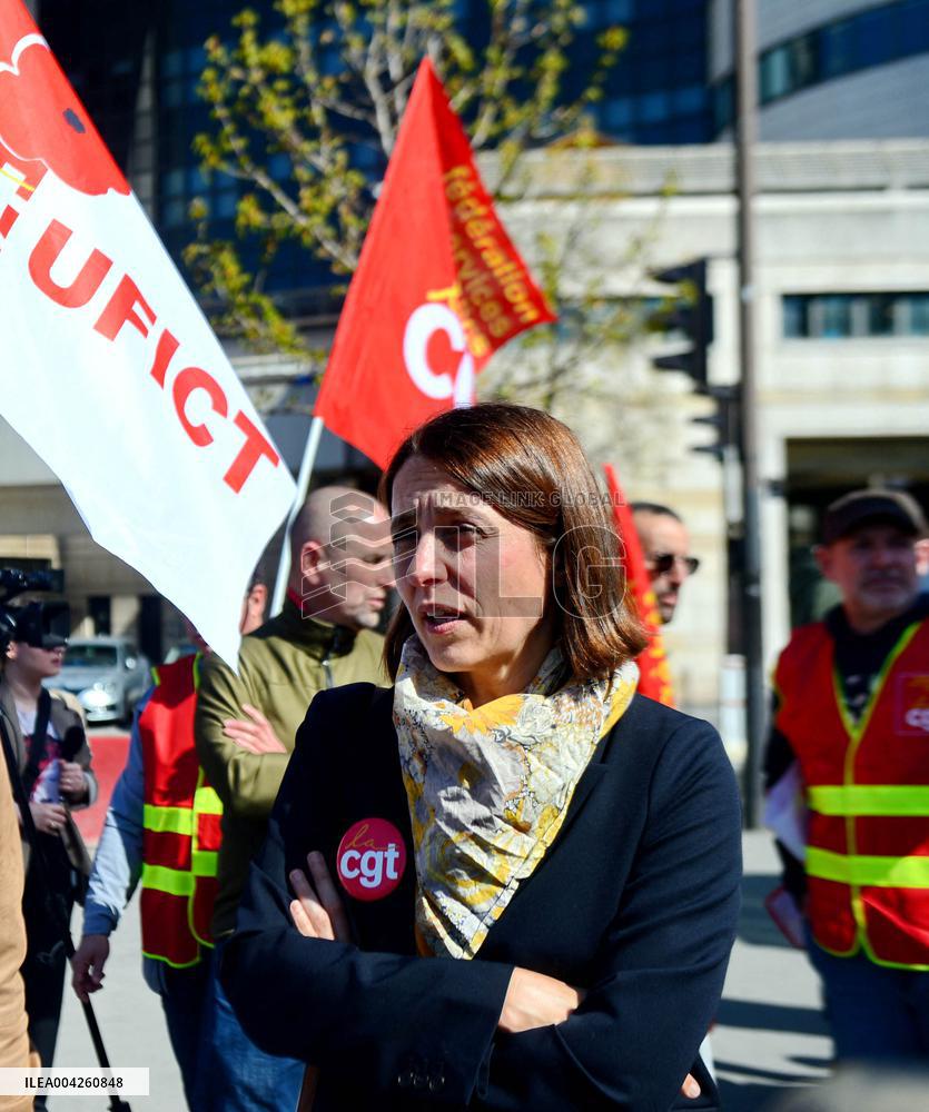 Civil Service Unions Rally in Front of Finance Ministry - Paris