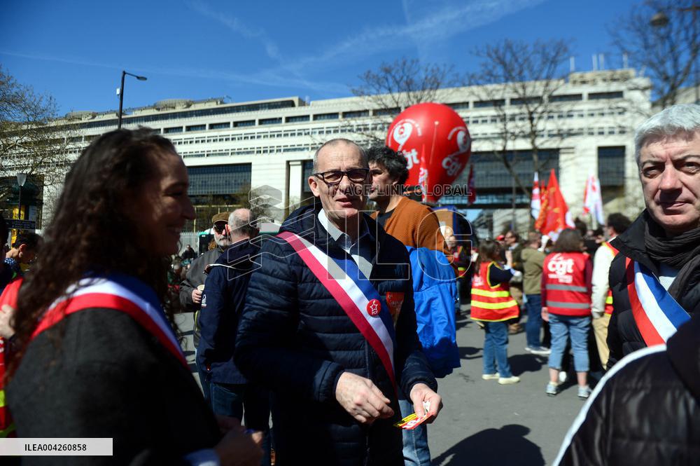 Civil Service Unions Rally in Front of Finance Ministry - Paris