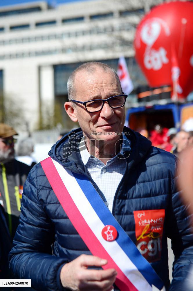 Civil Service Unions Rally in Front of Finance Ministry - Paris