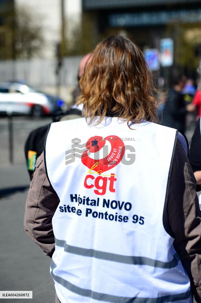 Civil Service Unions Rally in Front of Finance Ministry - Paris