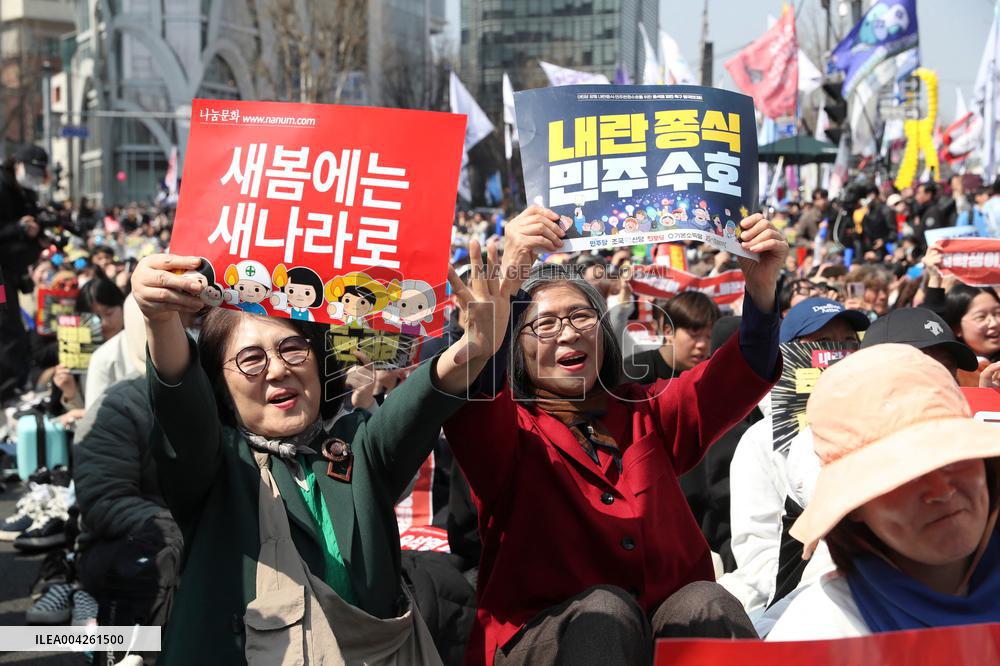 Yoon Suk-Yeols Impeachment Ruling - Seoul