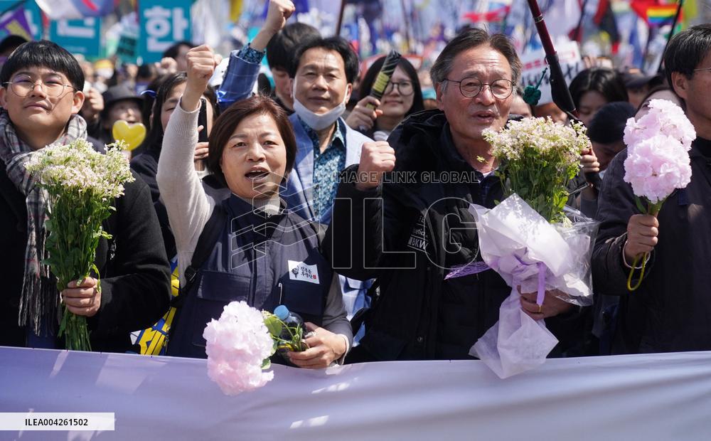 Yoon Suk-Yeols Impeachment Ruling - Seoul