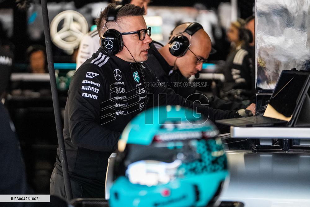 GP Free Practice 1 and 2 - Formula 1 Japanese Grand Prix - Suzuka