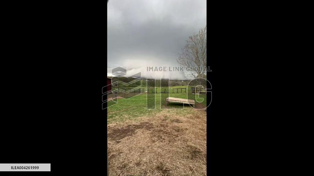US: Time-Lapse of Huge Cloud Moving Through Middle Tennessee Amid Tornado Warnings