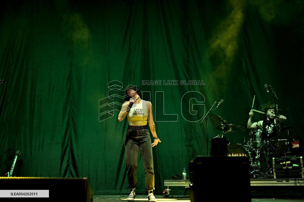 Ecca Vandal, Loserville 2025 Performs At The Accor Arena - Paris