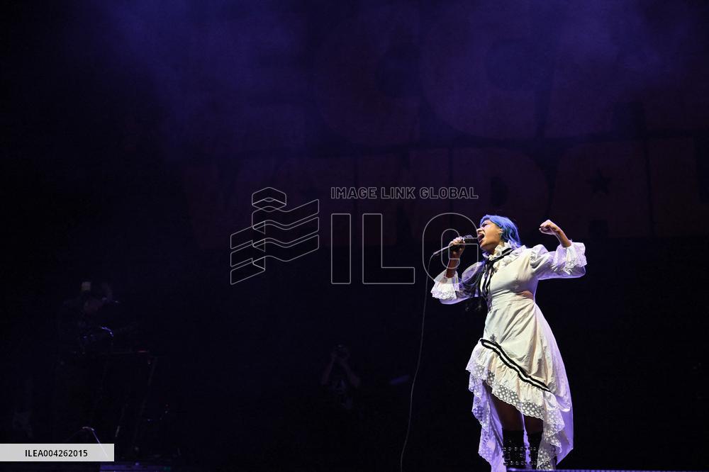 Ecca Vandal, Loserville 2025 Performs At The Accor Arena - Paris