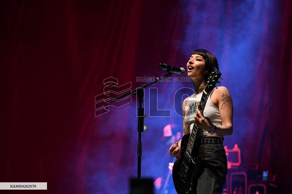 Ecca Vandal, Loserville 2025 Performs At The Accor Arena - Paris