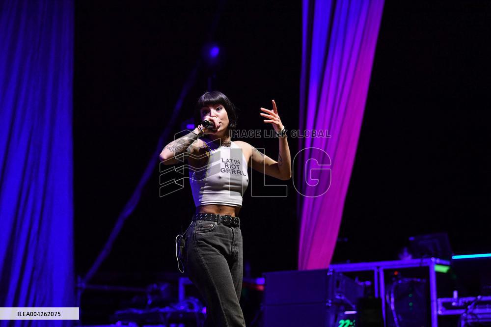 Ecca Vandal, Loserville 2025 Performs At The Accor Arena - Paris