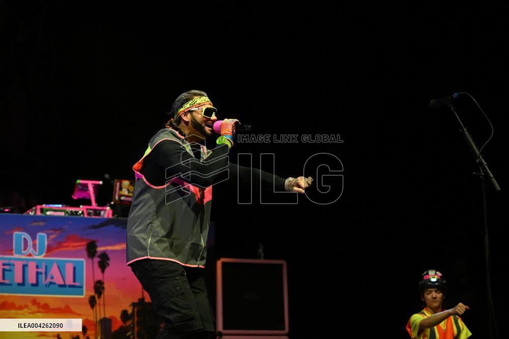 Ecca Vandal, Loserville 2025 Performs At The Accor Arena - Paris