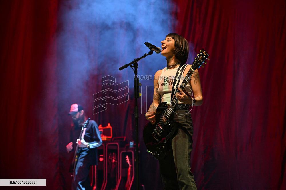 Ecca Vandal, Loserville 2025 Performs At The Accor Arena - Paris