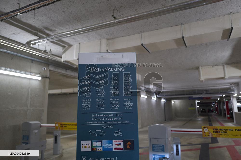 Mandatory Parking Fees Increase At Public Hospital - France