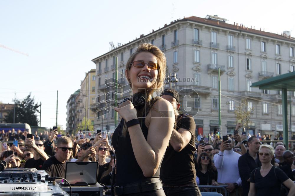 Charlotte De Witte Performs Free Outdoor Set - Milan