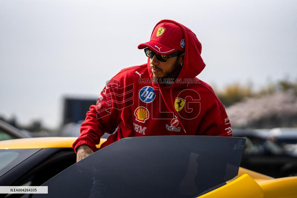 Lewis Hamilton at Formula 1 Japanese Grand Prix - GP Free Practice 1 and 2 - Suzuka