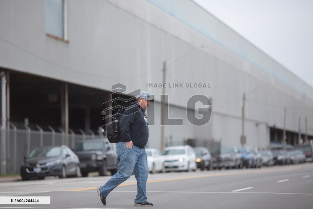 Stellantis Windsor Plant Shutdown 6,000 Workers Laid Off - Canada