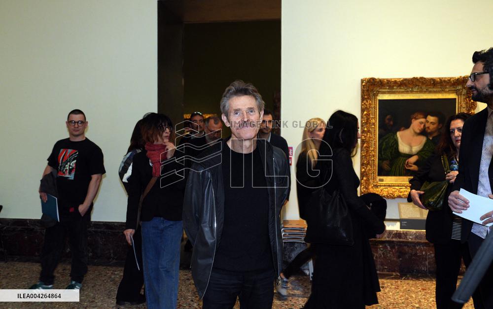 Willem Dafoe reads Gabriele Tintis Judas at the Brera Art Gallery - Milan