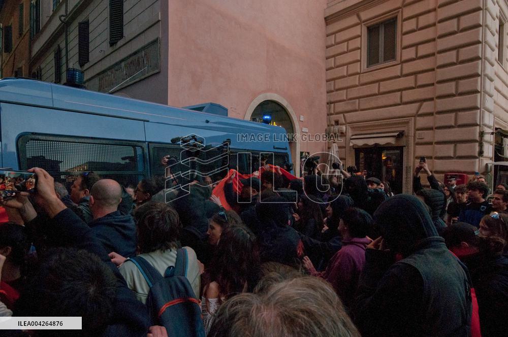 Clashes Erupt in Rome Over Security Legislation - Rome