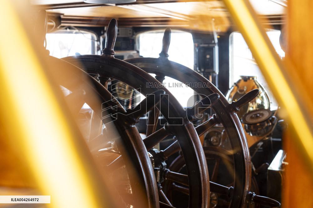 Meloni Welcomes Amerigo Vespucci in Ortona - Italy