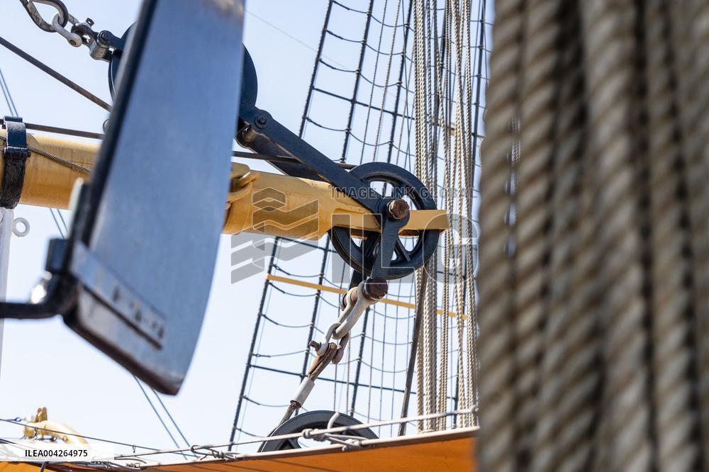 Meloni Welcomes Amerigo Vespucci in Ortona - Italy