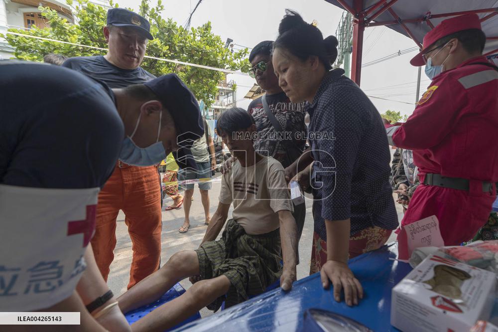 Situation of quake-affected people at a shelter in Mandalay
