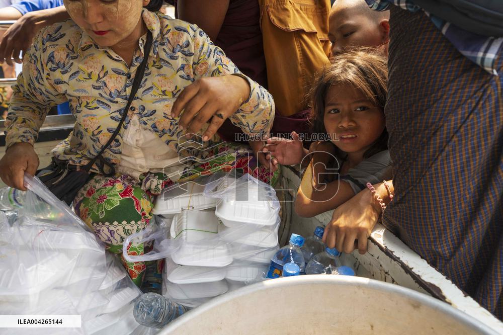 Situation of quake-affected people at a shelter in Mandalay