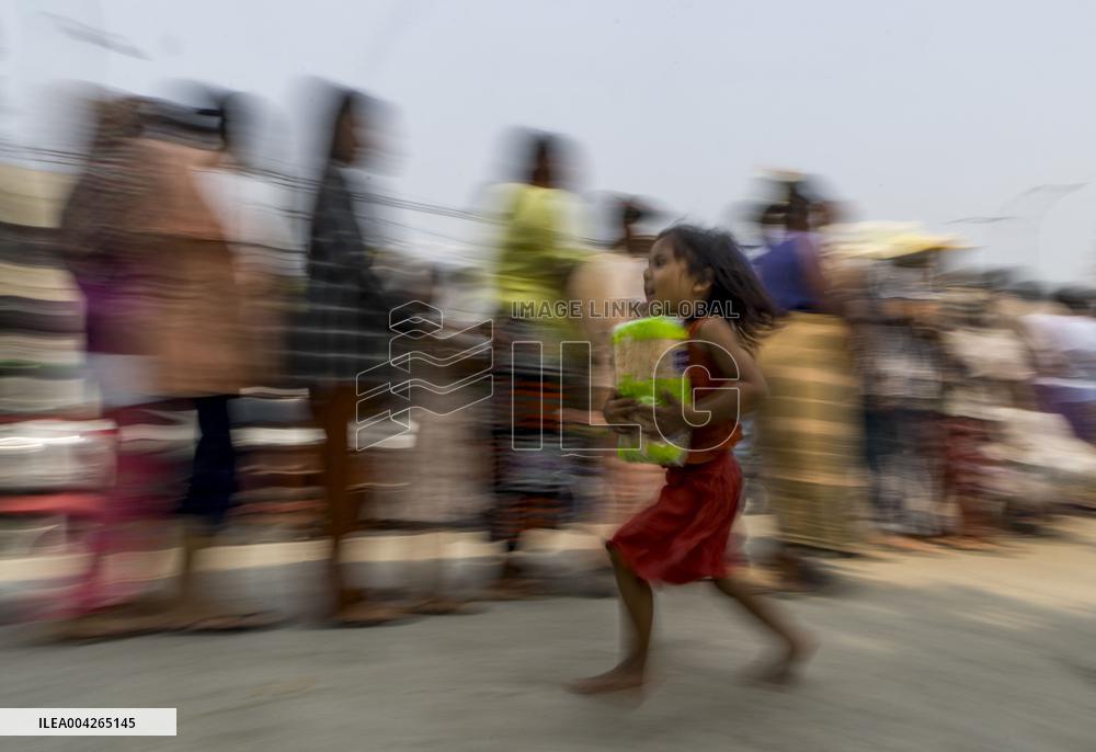 Situation of quake-affected people at a shelter in Mandalay