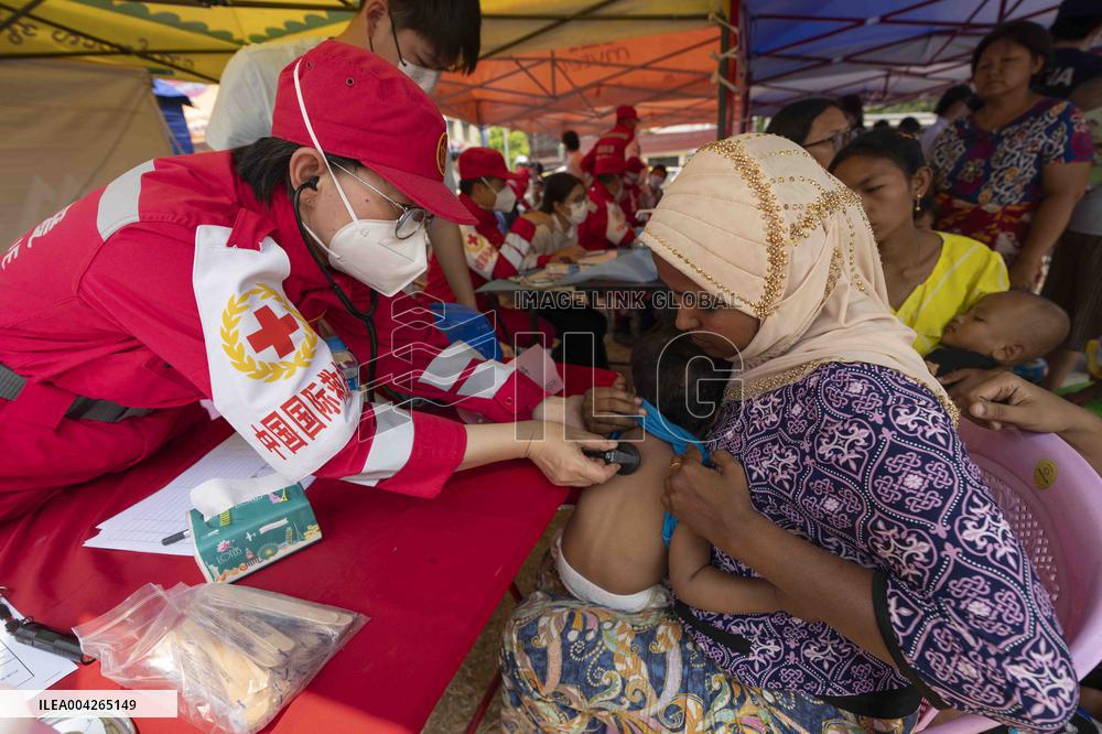 Situation of quake-affected people at a shelter in Mandalay