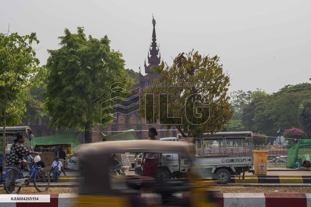 Situation of quake-affected people at a shelter in Mandalay