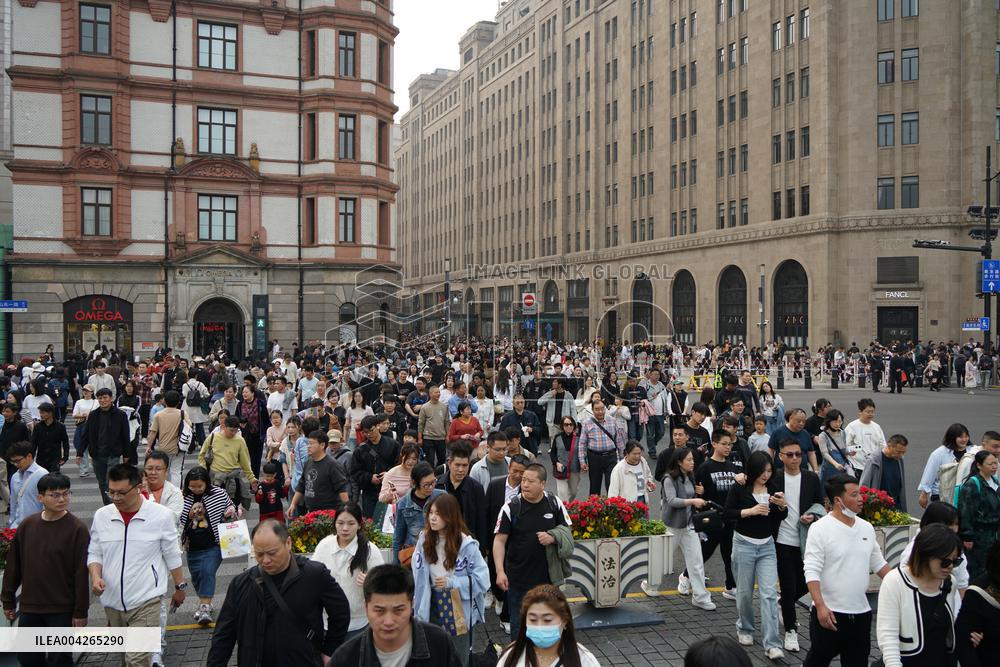 Qingming Festival Holiday Tour Peak in Shanghai