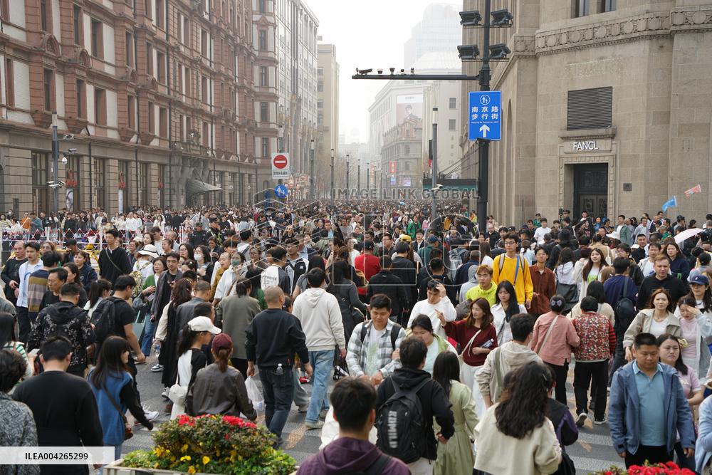 Qingming Festival Holiday Tour Peak in Shanghai