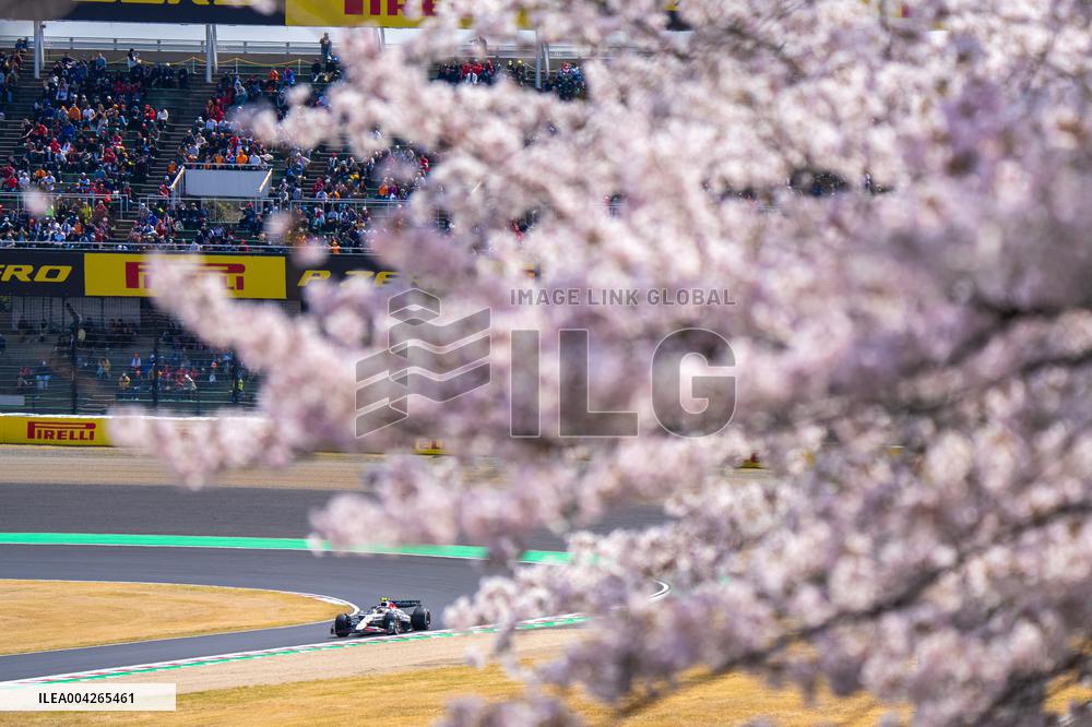 Formula 1 Japanese Grand Prix - GP Qualifications and Free Practice 3 - Suzuka