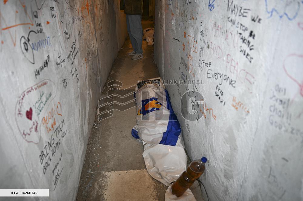 Dutch Hamas Tunnel Replica Sparks Debate - Amsterdam