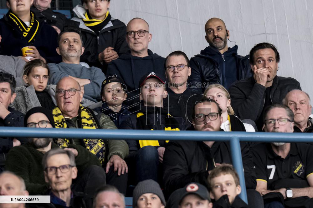 PRINCE DANIEL AND OSCAR AT ICE HOCKEY GAME