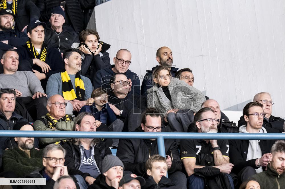 PRINCE DANIEL AND OSCAR AT ICE HOCKEY GAME