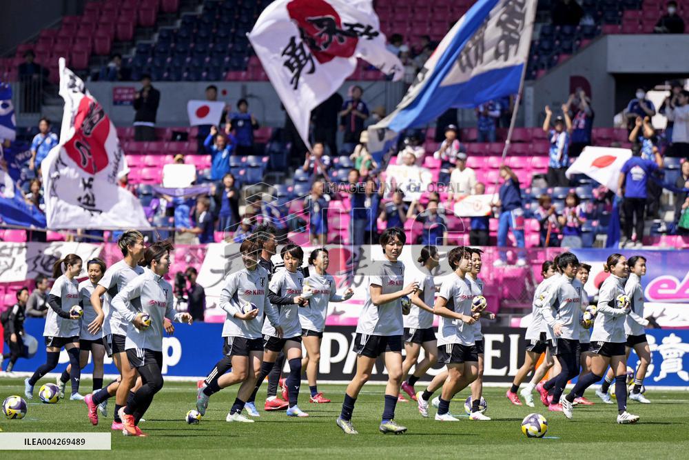 Football: Japan vs Colombia