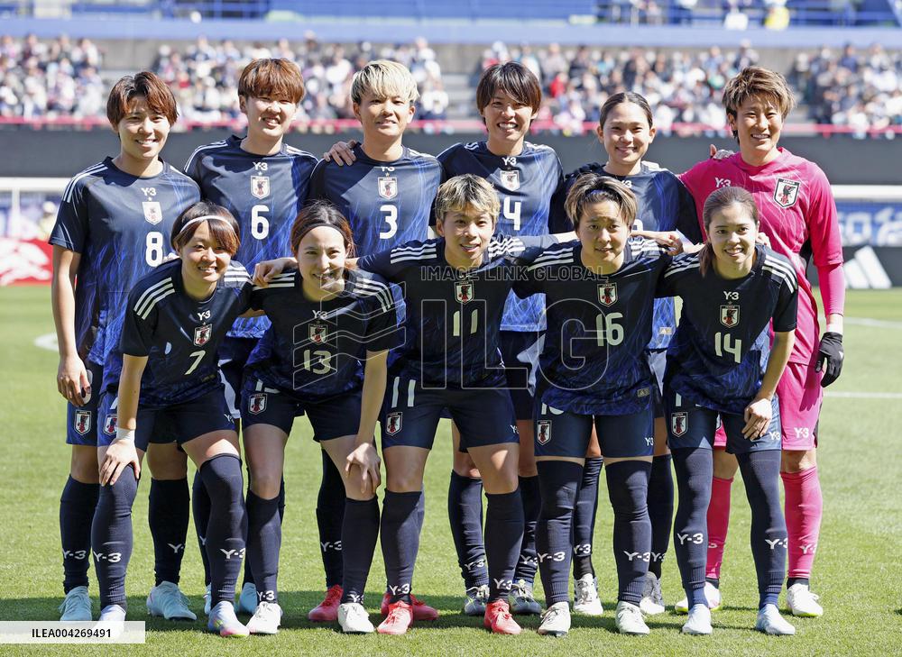 Football: Japan vs Colombia