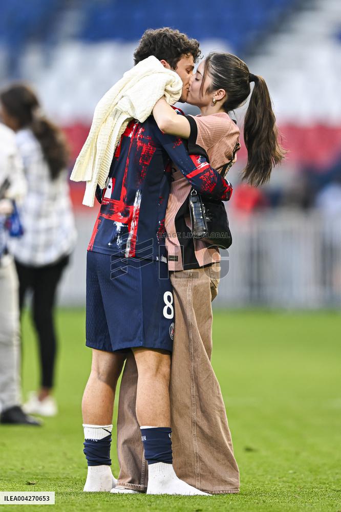 Ligue 1 McDonalds - Paris Saint-Germain v Angers SCO