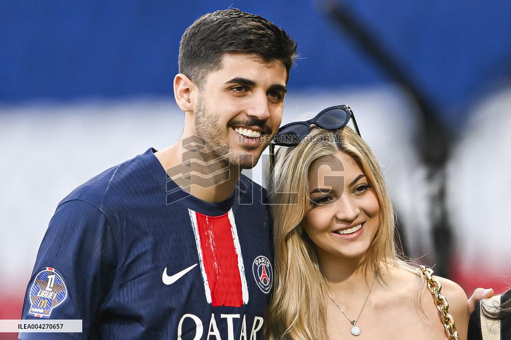 Ligue 1 McDonalds - Paris Saint-Germain v Angers SCO