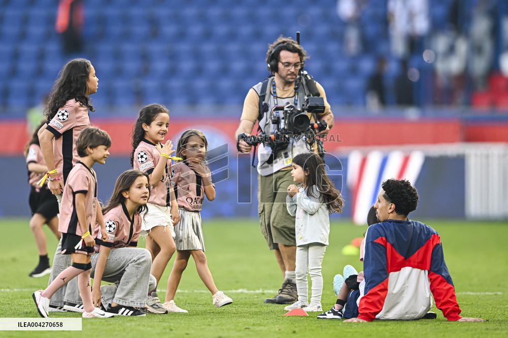 Ligue 1 McDonalds - Paris Saint-Germain v Angers SCO