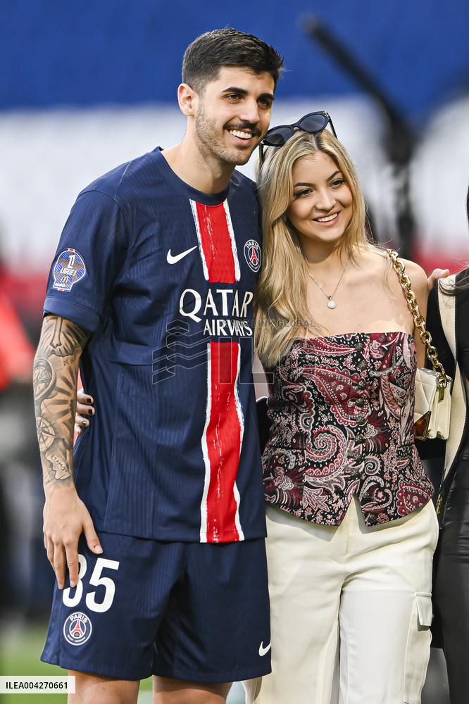 Ligue 1 McDonalds - Paris Saint-Germain v Angers SCO