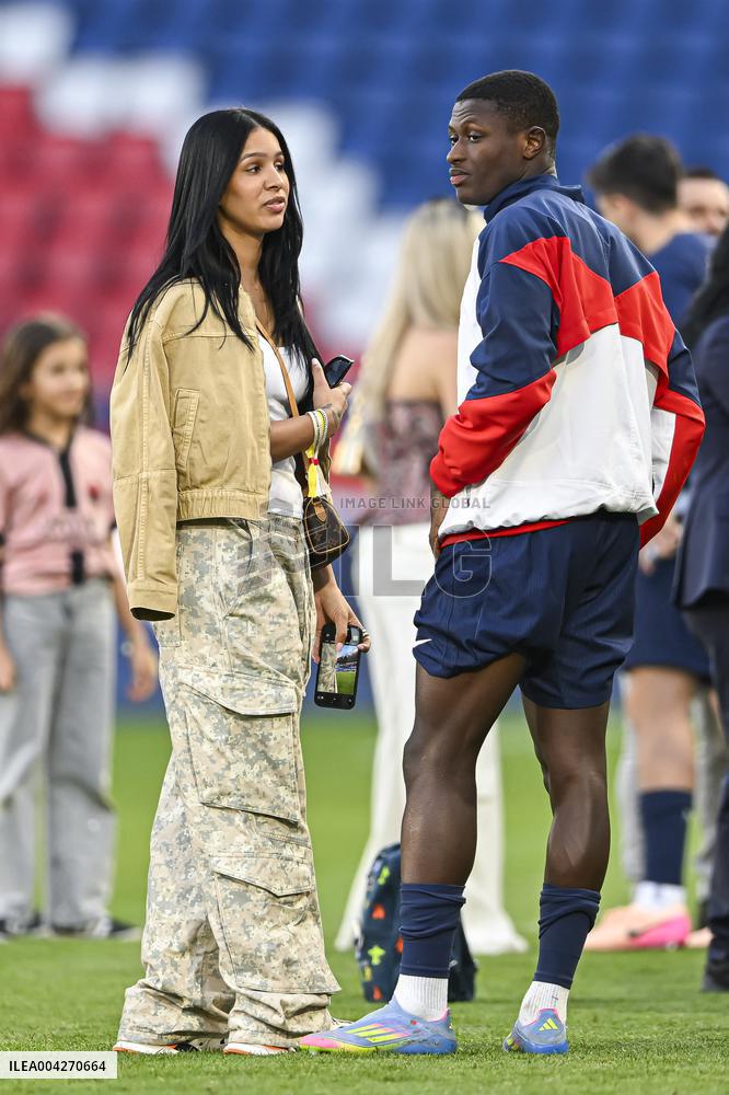 Ligue 1 McDonalds - Paris Saint-Germain v Angers SCO