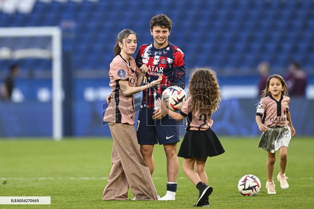 Ligue 1 McDonalds - Paris Saint-Germain v Angers SCO