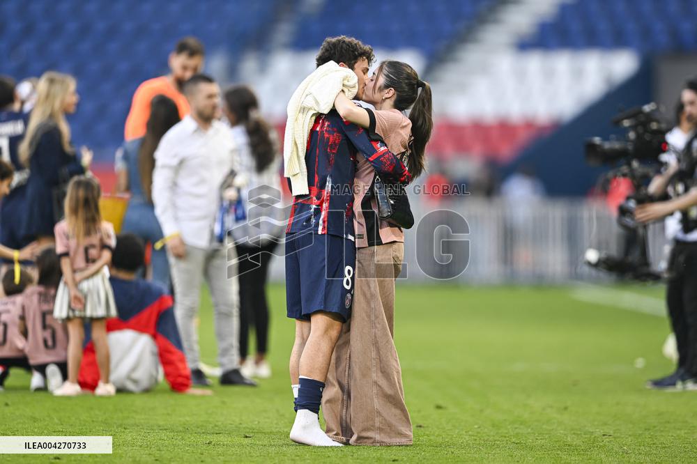 Ligue 1 McDonalds - Paris Saint-Germain v Angers SCO
