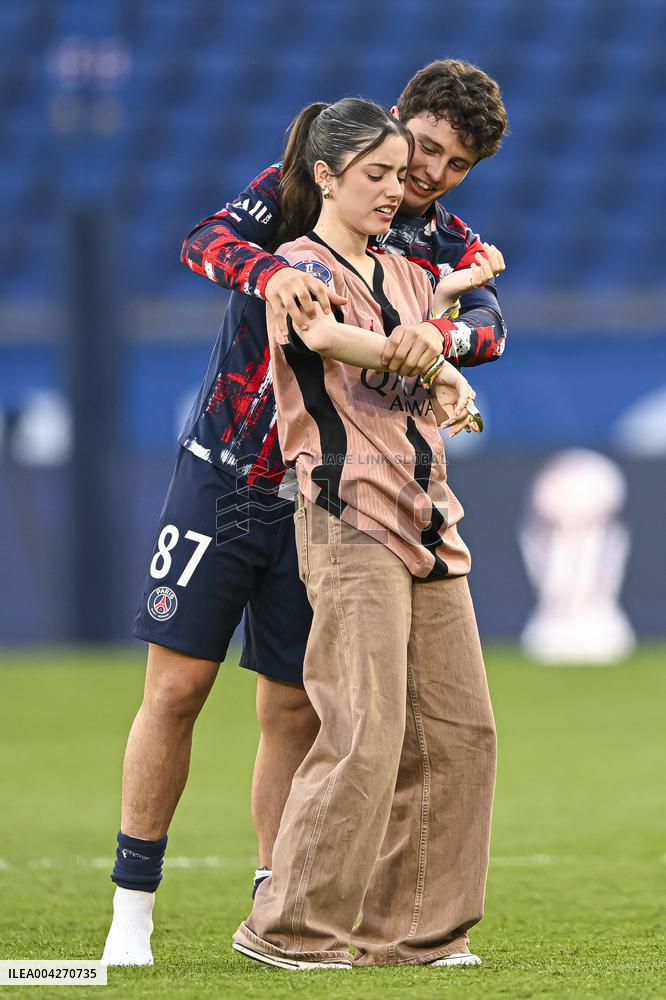 Ligue 1 McDonalds - Paris Saint-Germain v Angers SCO