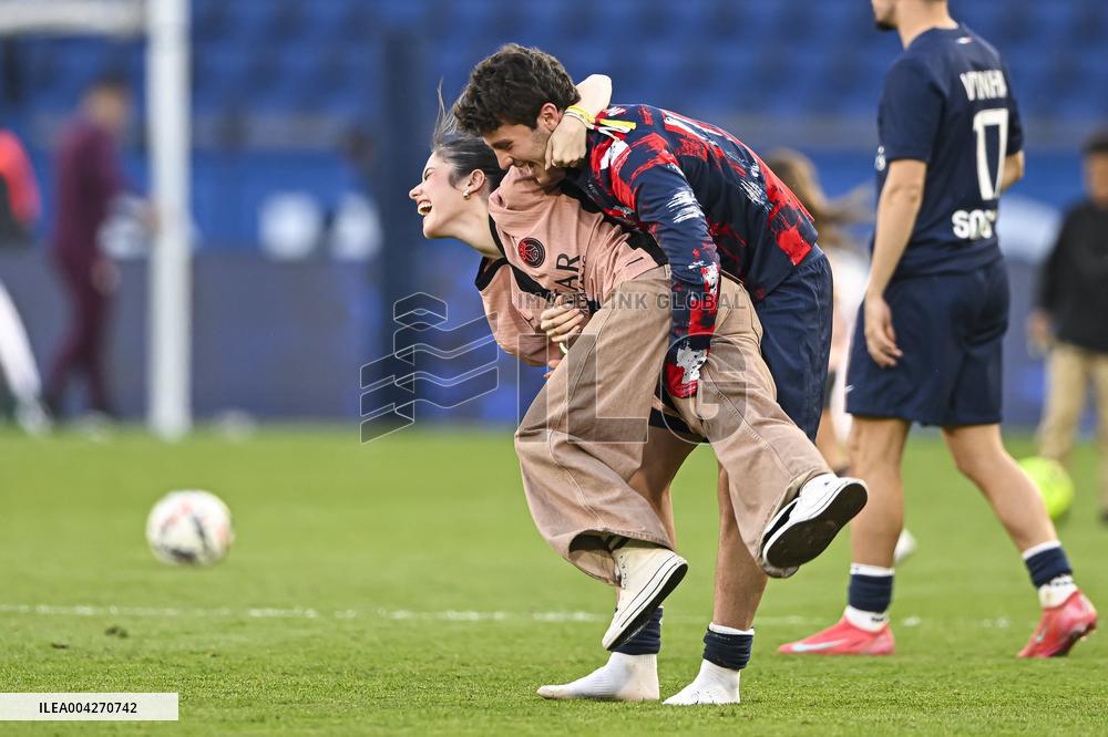 Ligue 1 McDonalds - Paris Saint-Germain v Angers SCO