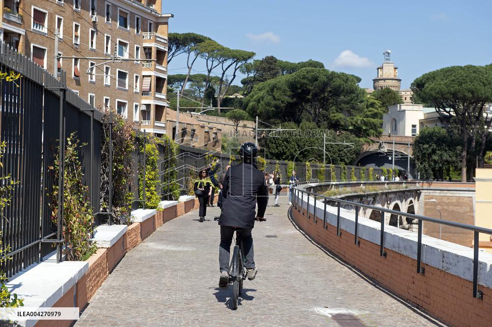 Inauguration of Rome Jasmine Walk by Mayor Gualtieri - Rome