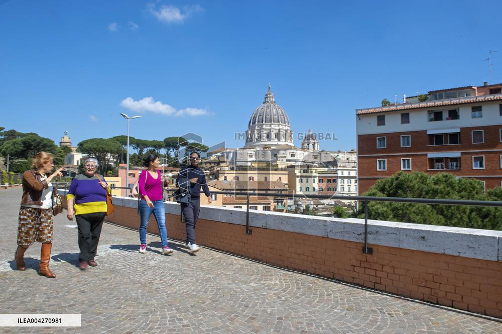 Inauguration of Rome Jasmine Walk by Mayor Gualtieri - Rome