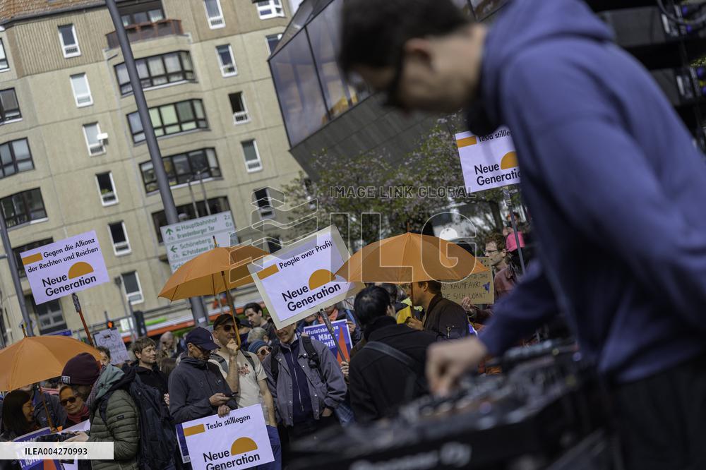 Demonstration against Tesla and Musk - Berlin