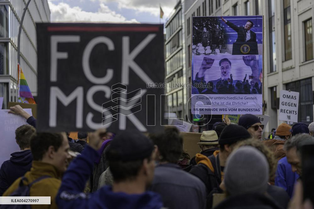 Demonstration against Tesla and Musk - Berlin