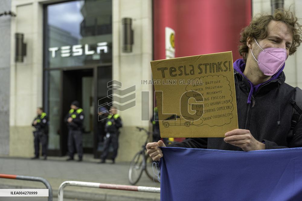 Demonstration against Tesla and Musk - Berlin